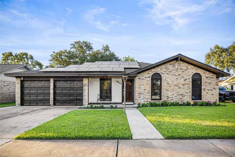 Photo of 1821 Lazy Creek Ln Pearland, TX 77581