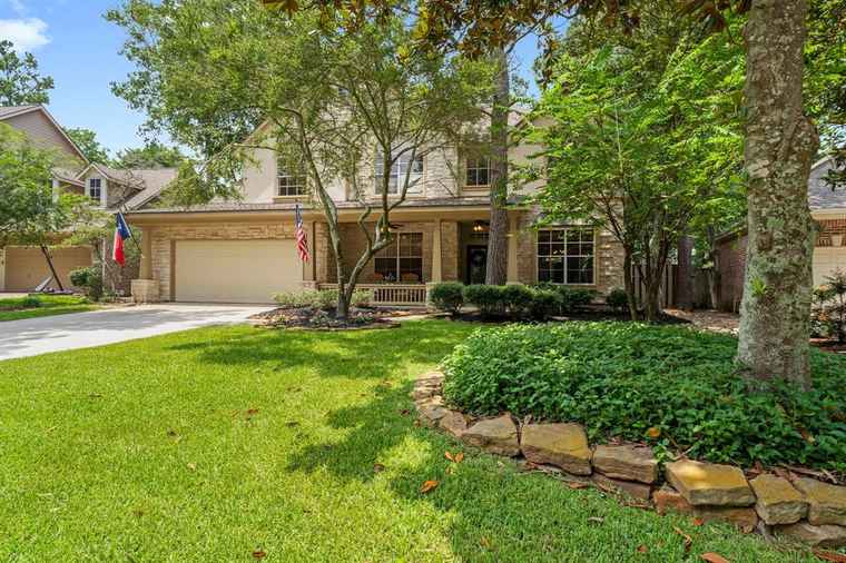 Photo of 255 N Maple Glade Cir The Woodlands, TX 77382