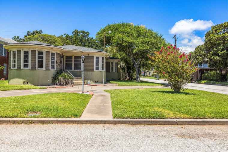 Photo of 5002 Sherman Blvd Galveston, TX 77551
