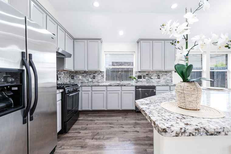Photo of 7617 Waterlilly Ln Pearland, TX 77581