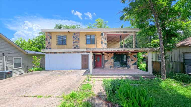 Photo of 416 S Avenue D Unit B Humble, TX 77338