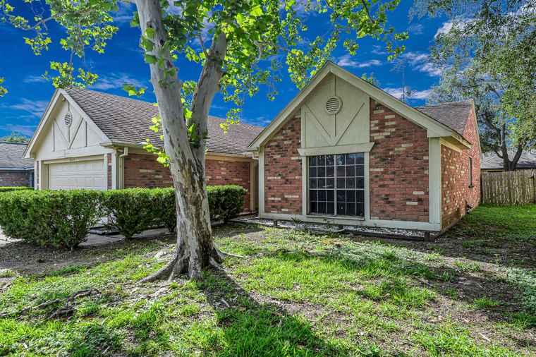 Photo of 19519 Elmtree Estates Dr Katy, TX 77449