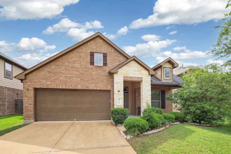 Photo of 9710 Massanutten Ln Richmond, TX 77469