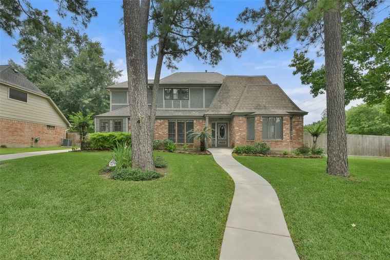 Photo of 17602 Moss Point Dr Spring, TX 77379
