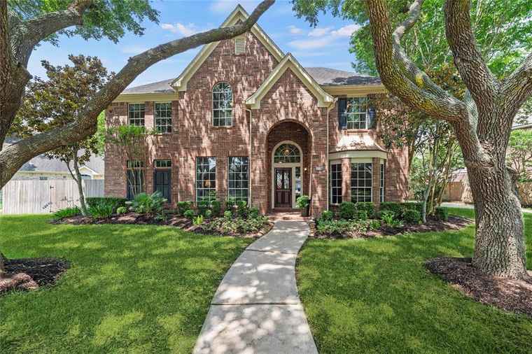 Photo of 6810 Chessley Chase Dr Sugar Land, TX 77479
