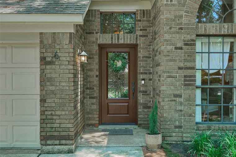 Photo of 6 Village Knoll Pl The Woodlands, TX 77381