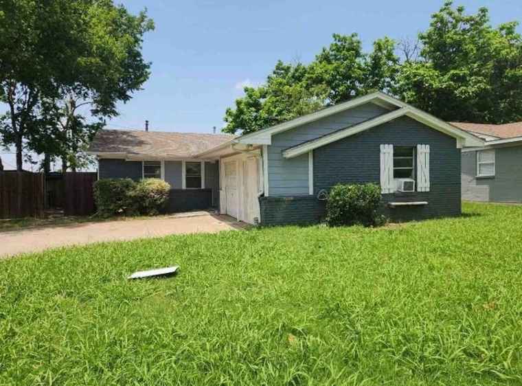 Photo of 1002 Mardi Gras Ln Wylie, TX 75098