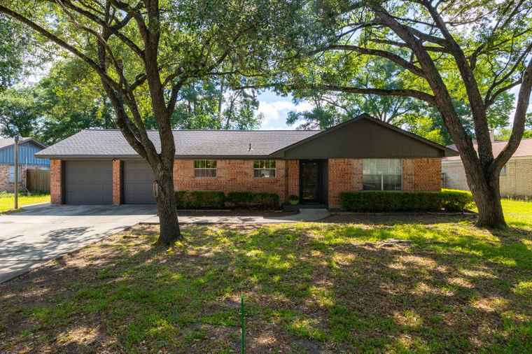 Photo of 2002 Willowbend St Conroe, TX 77301