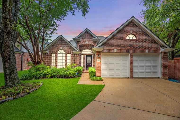 Photo of 15302 Amesbury Ln Sugar Land, TX 77478