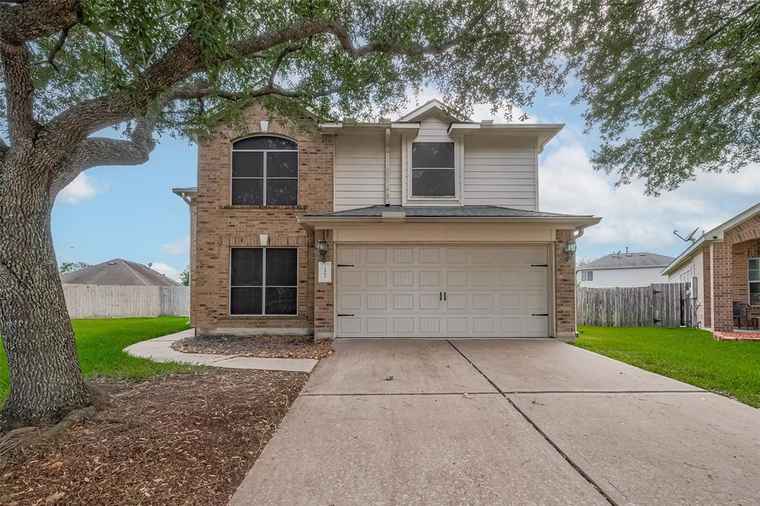 Photo of 1402 Merryglen Ct Spring, TX 77373