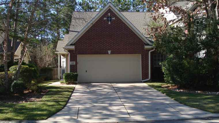 Photo of 118 N Magnolia Pond Pl The Woodlands, TX 77381