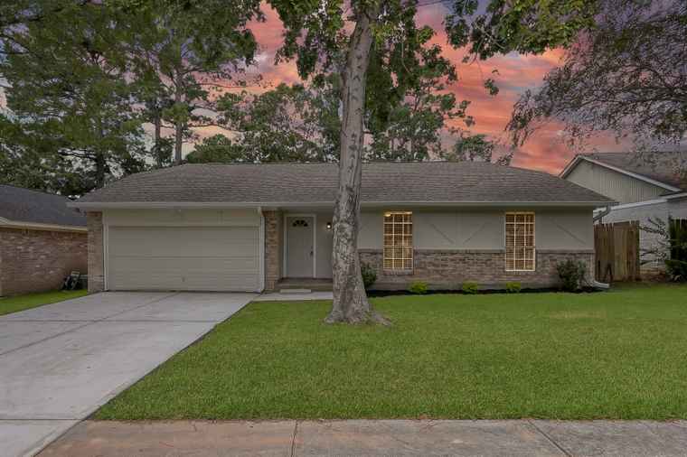 Photo of 7 Ollerton Dr Conroe, TX 77303