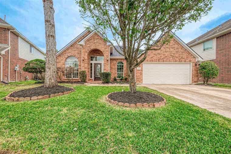 Photo of 11304 Windy Dawn Dr Pearland, TX 77584