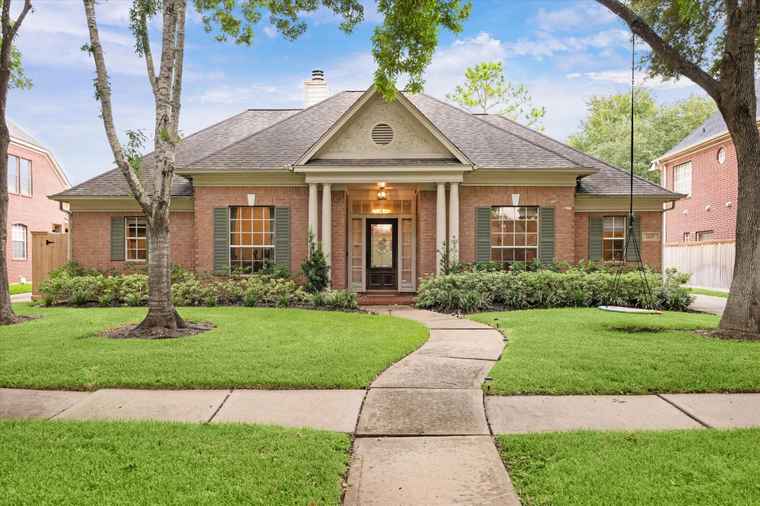 Photo of 1507 Pecan Trace Ct Sugar Land, TX 77479