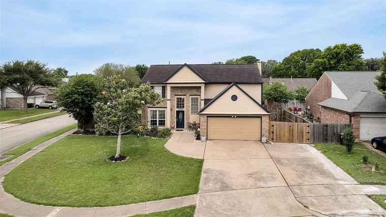Photo of 2724 Holly Springs Dr Pearland, TX 77584