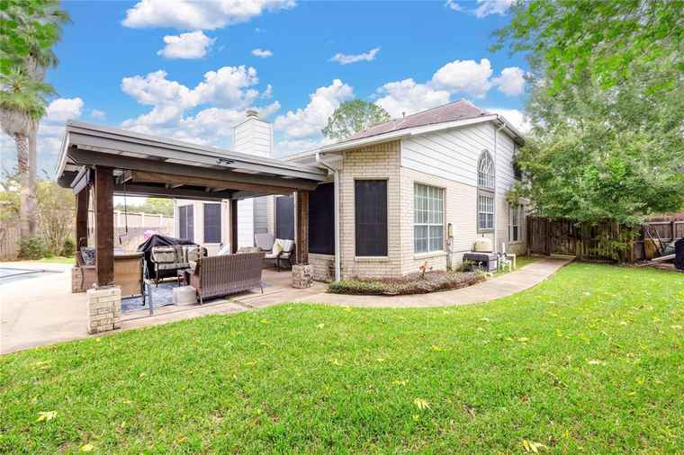 Photo of 1506 Sweetgum Ct Pearland, TX 77581