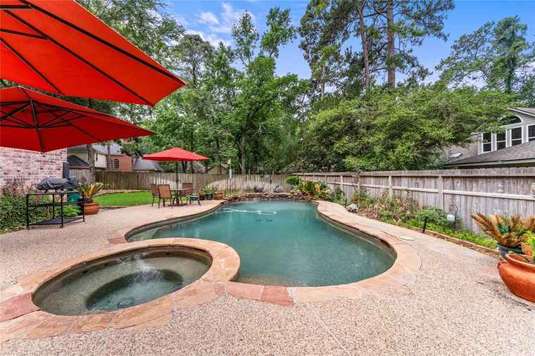 Photo of 19 Tree Crest Cir The Woodlands, TX 77381
