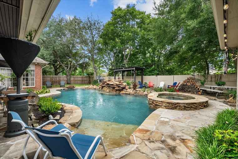 Photo of 4503 Honeywood Ct Houston, TX 77059