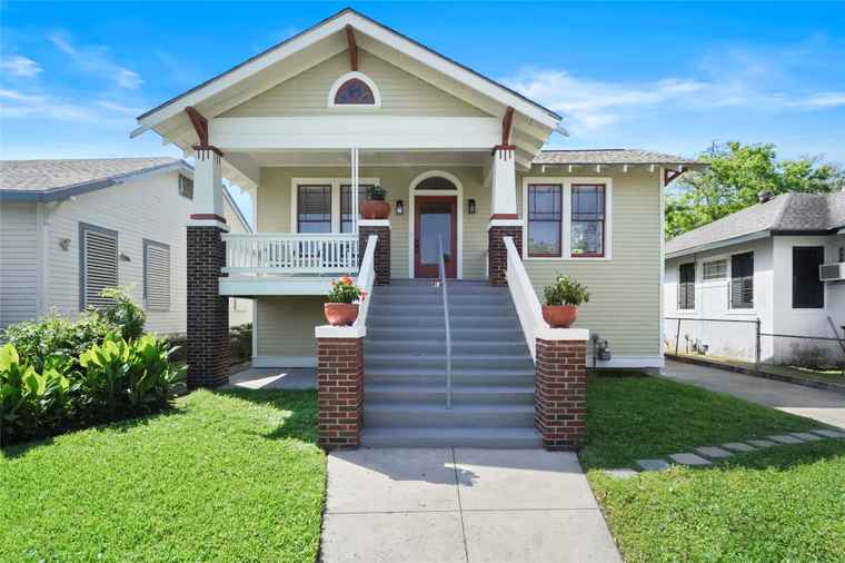 Photo of 3815 Avenue N 1/2 Galveston, TX 77550