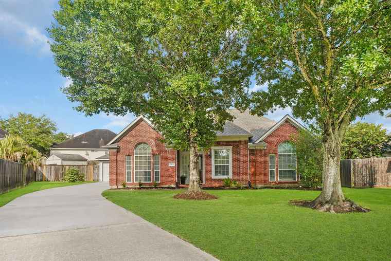 Photo of 2704 Marble Creek Dr Pearland, TX 77581