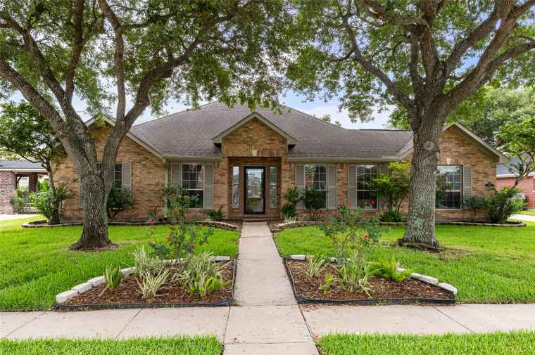 Photo of 3508 Madison Dr Pearland, TX 77584