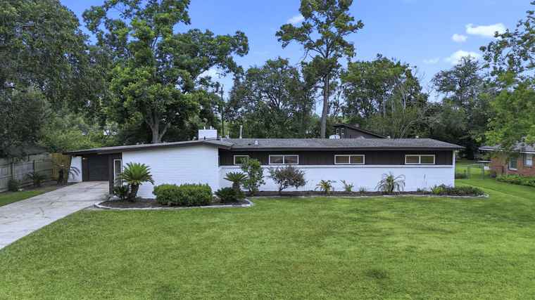 Photo of 1405 Anne Ave Humble, TX 77338