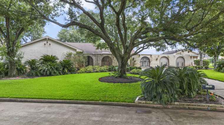 Photo of 1151 Sugar Creek Blvd Sugar Land, TX 77478