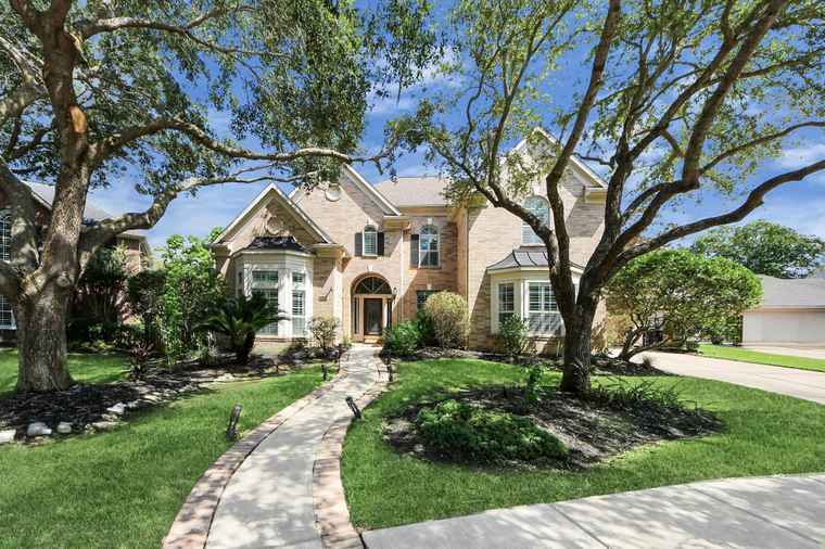 Photo of 11 Foxworth Ct Sugar Land, TX 77479