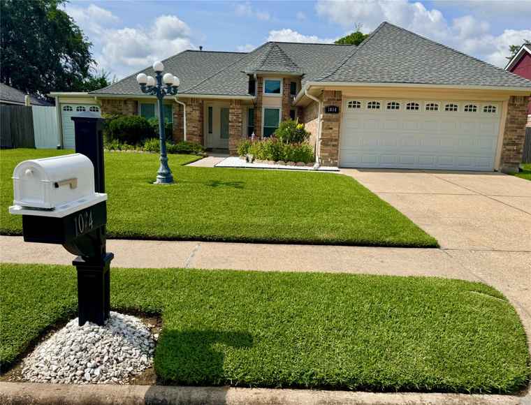 Photo of 1014 Glen Valley Dr Humble, TX 77338