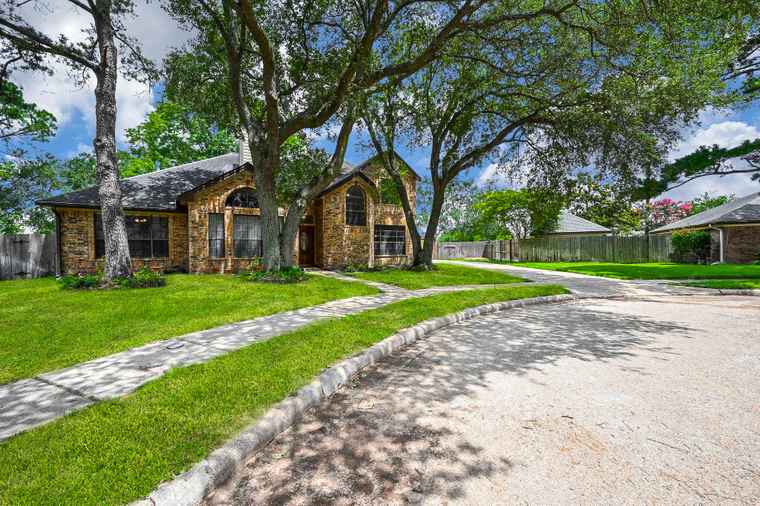 Photo of 20018 Doherty Cir Katy, TX 77449