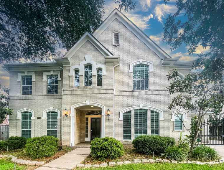 Photo of 8707 Westbrook Forest Dr Sugar Land, TX 77479