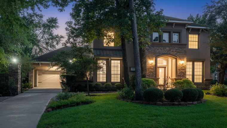 Photo of 187 E Lansdowne Cir The Woodlands, TX 77382