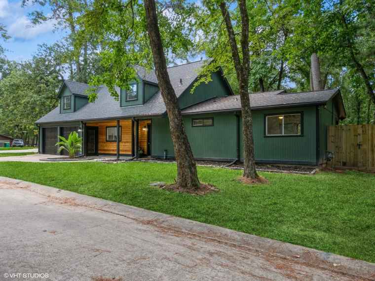 Photo of 1320 E Red Cedar Cir The Woodlands, TX 77380
