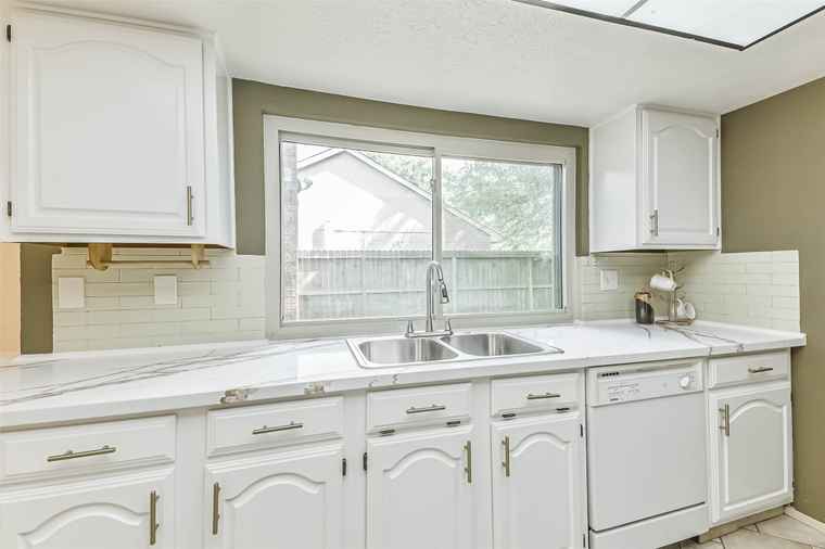 Photo of 2718 Quail Run Dr Humble, TX 77396