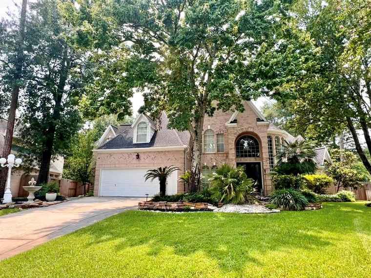 Photo of 59 Acorn Cluster Ct The Woodlands, TX 77381