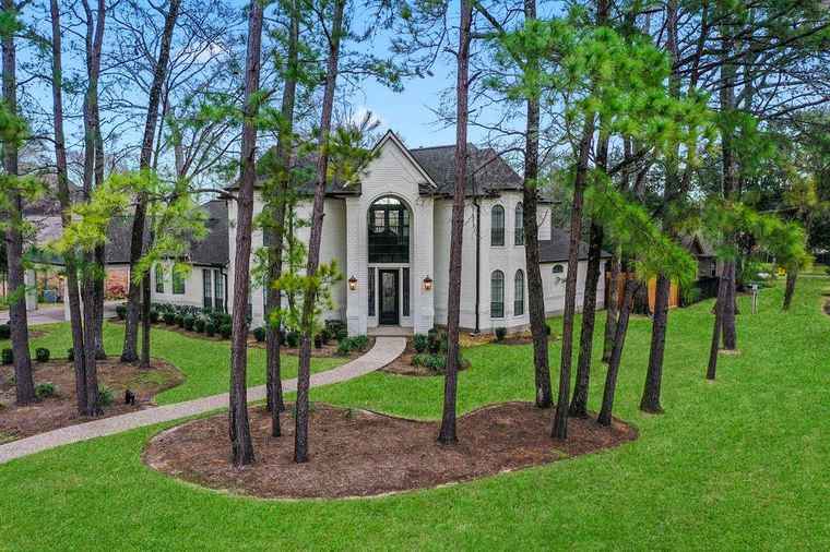 Photo of 30 Harbor Cove Dr The Woodlands, TX 77381