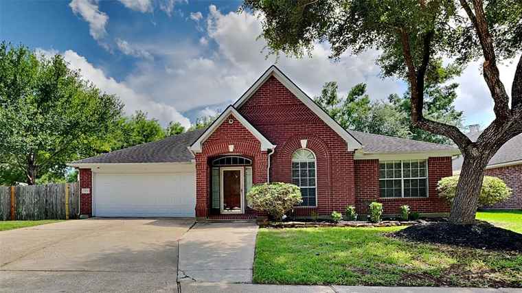 Photo of 3104 Farmers Field St Pearland, TX 77581