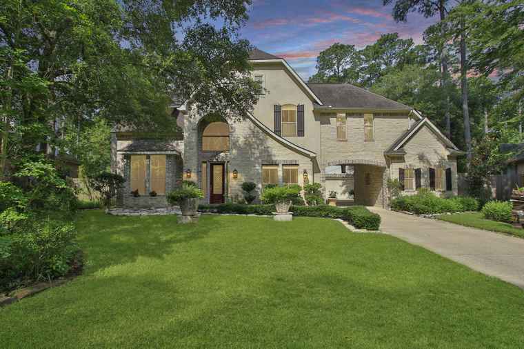 Photo of 62 Chamomile Ct The Woodlands, TX 77382