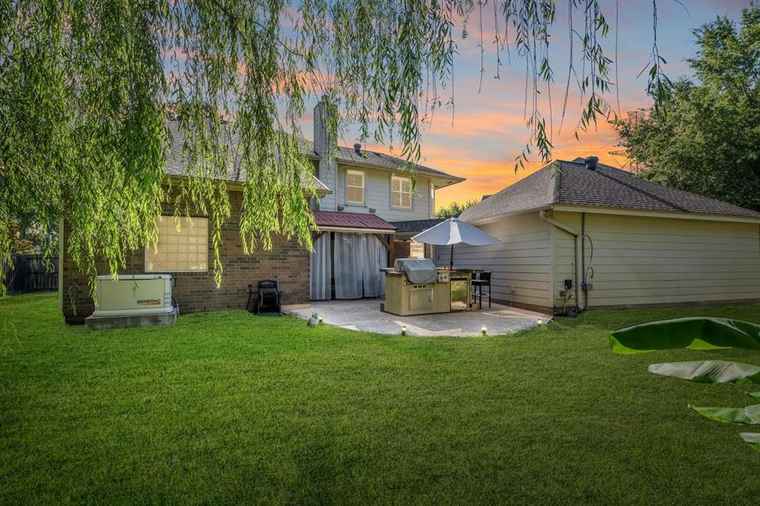 Photo of 22907 Eastgate Village Dr Spring, TX 77373