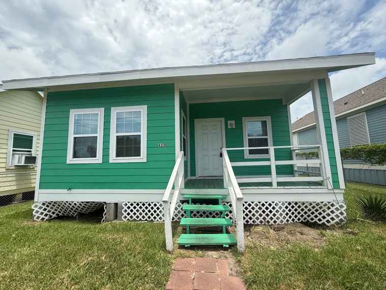 Photo of 4320 Ball St Galveston, TX 77550