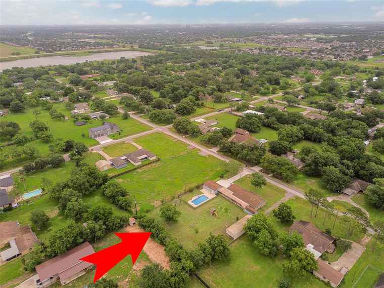 Photo of 3826 Wingtail Way Pearland, TX 77584