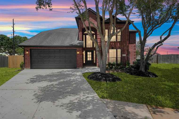 Photo of 5703 Ashbury Trails Ct Sugar Land, TX 77479