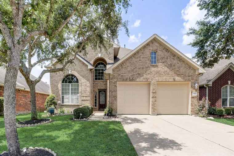 Photo of 13007 Castlewind Ln Pearland, TX 77584