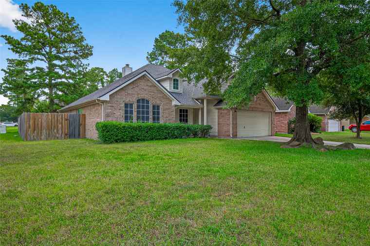 Photo of 22710 Tree House Ln Spring, TX 77373