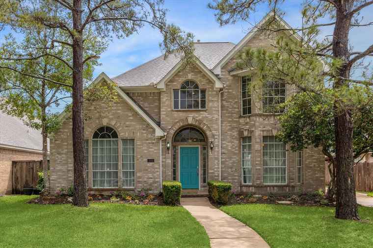 Photo of 306 Knoll Forest Dr Sugar Land, TX 77479