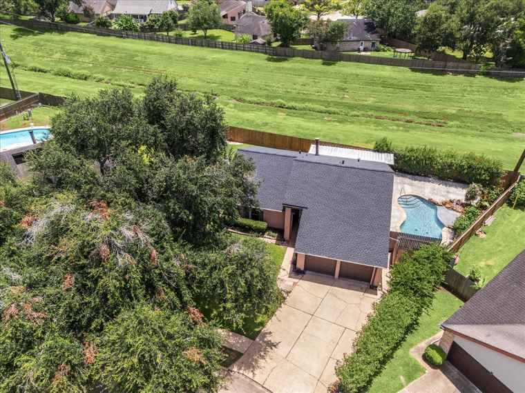 Photo of 1920 Strawfield Dr Sugar Land, TX 77478