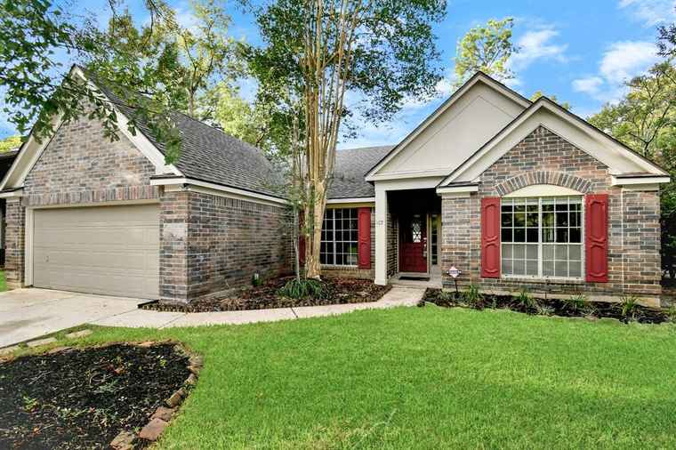 Photo of 107 S Village Knoll Cir The Woodlands, TX 77381