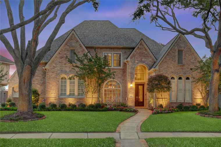 Photo of 3207 Riviera Dr Sugar Land, TX 77479