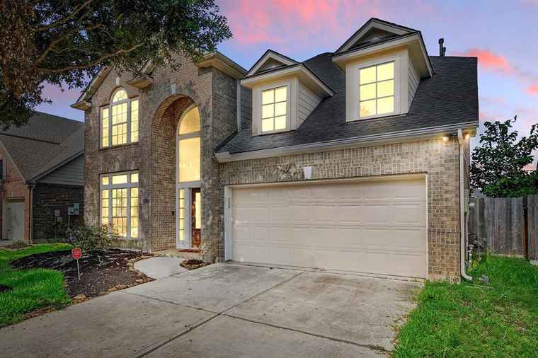 Photo of 3923 Candle Gate Ln Katy, TX 77494