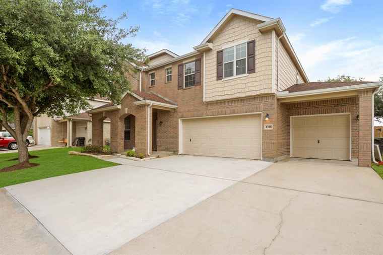 Photo of 4105 Twin Lakes Trl Pearland, TX 77584